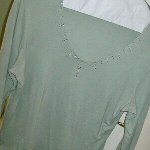 VINTAGE SEAFOAM GREEN PULL ON LONG SLEEVE TOP WITH RHINESTONES AT THE NECKLINE